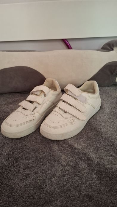 Білі кросівки 37р