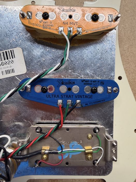 Fender Pre-Wired Strat Pickguard Shawbucker/Gen 4 HSS