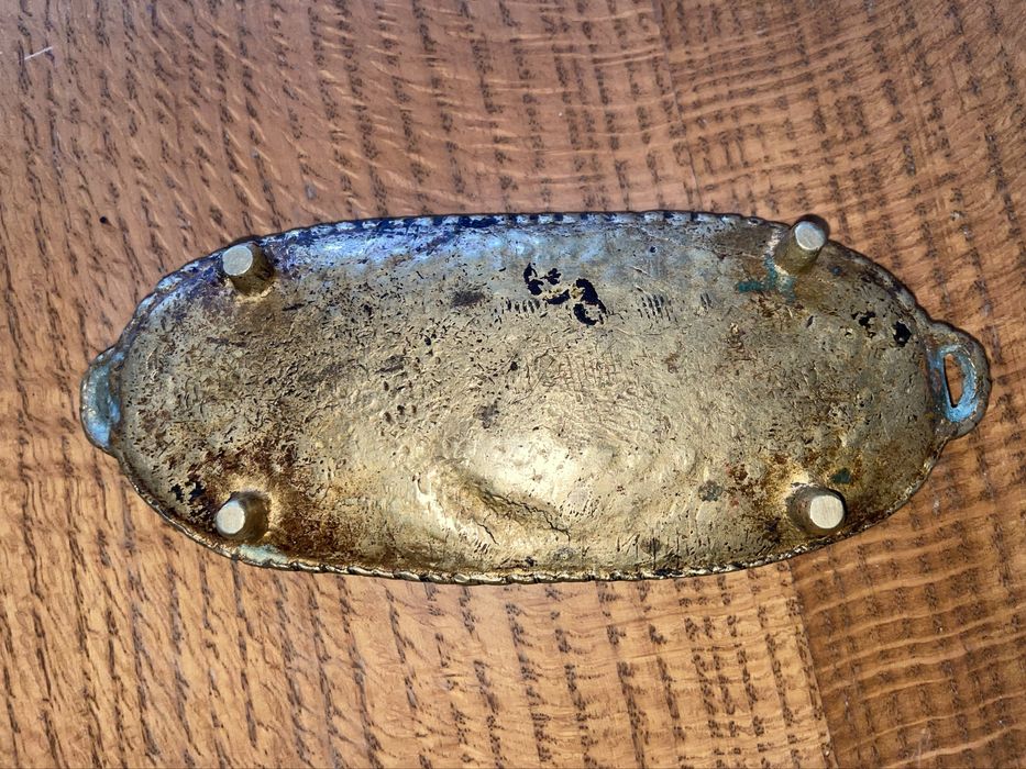 Антикварна бронзова попельничка