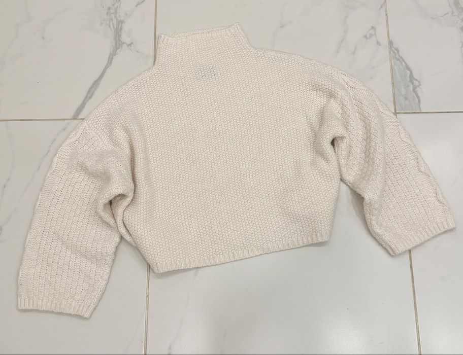 Молочний в’язаний светр ASOS Design оверсайз