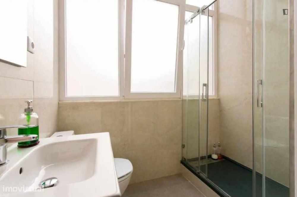 Apartamento com 3 quartos - localizado em Santa Apolónia Lisbon
