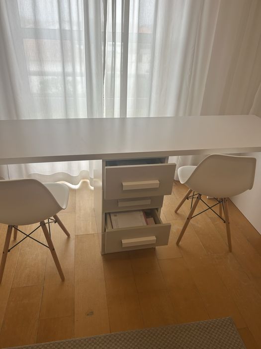 Mesa de secretária para 2 ou mais pessoas