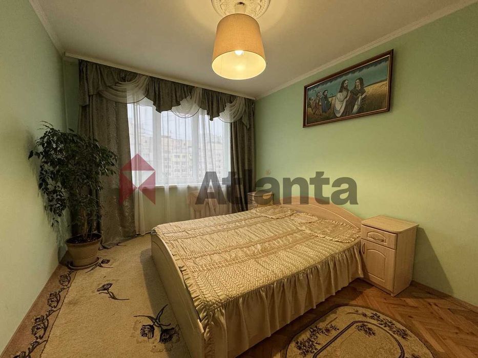Продаж 4 кімнатної квартири по вул Пасічна 73.1м2 (Панельний будинок)
