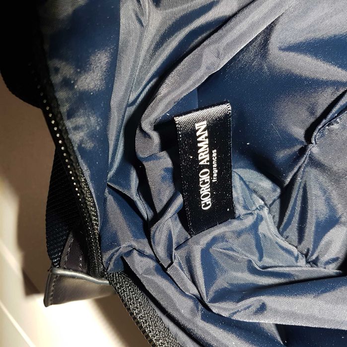kosmetyczka torba saszetka z podręcznym haczykiem suwak giorgio armani
