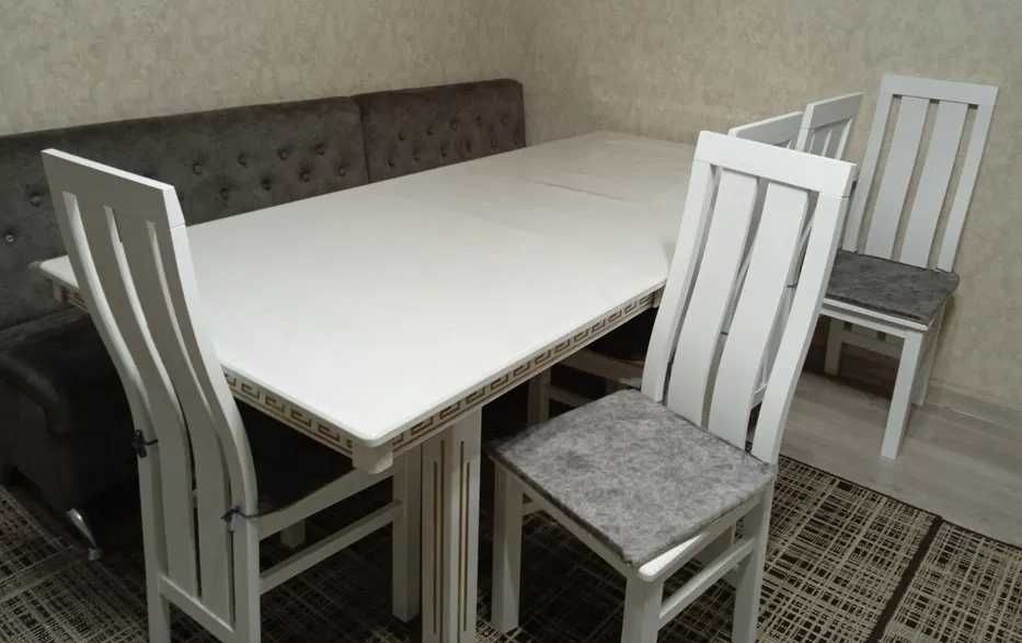 Стільці м'які банкетні Білі та Слонова кістка у вітальню, на кухню