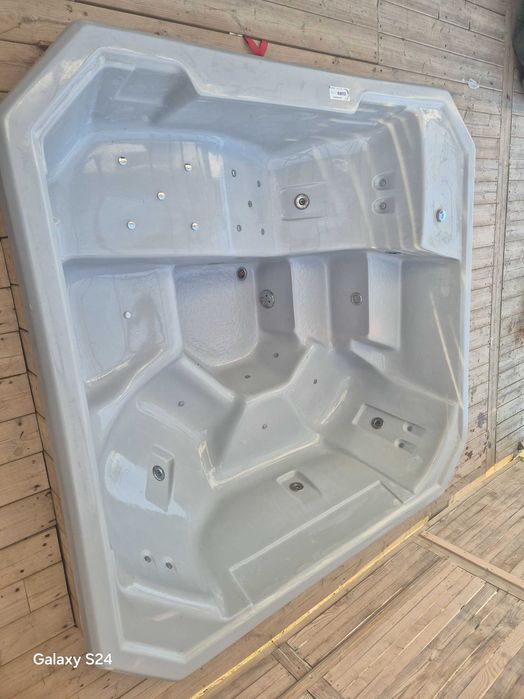Sprzedam Jaccuzi/ Wannę spa