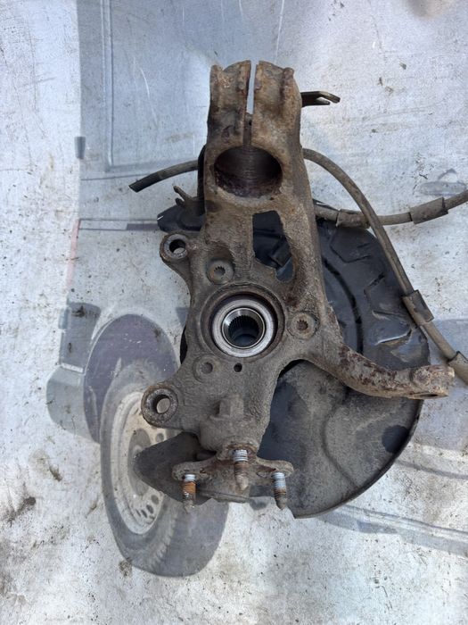 Цапфа golf 7 поворотний кулак гольф 7 ступиця