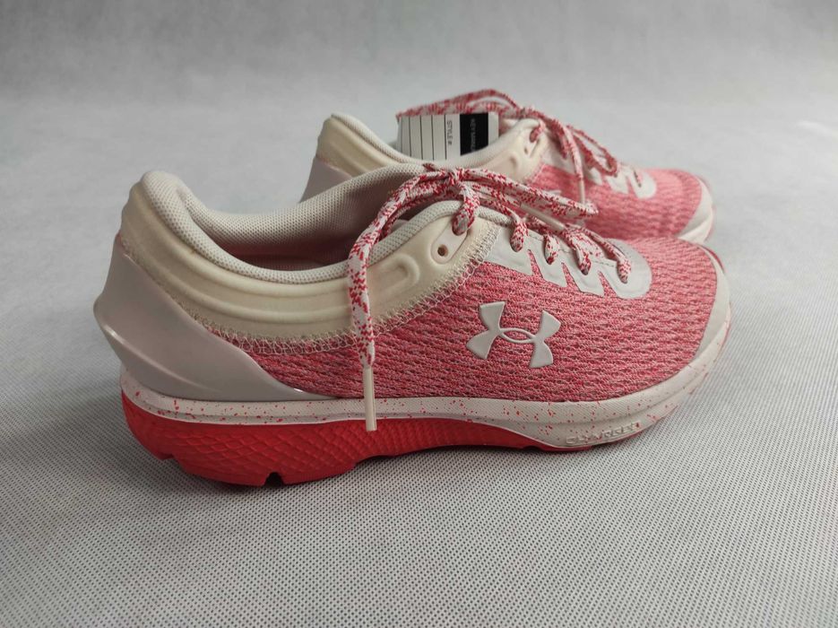 Buty sportowe damskie Under Armour UA W Aura Trainer r. 38