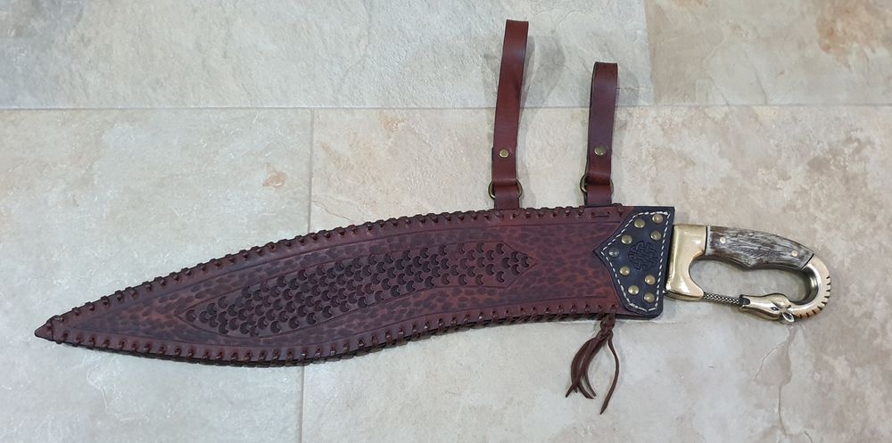 Falcata ibérica com bainha