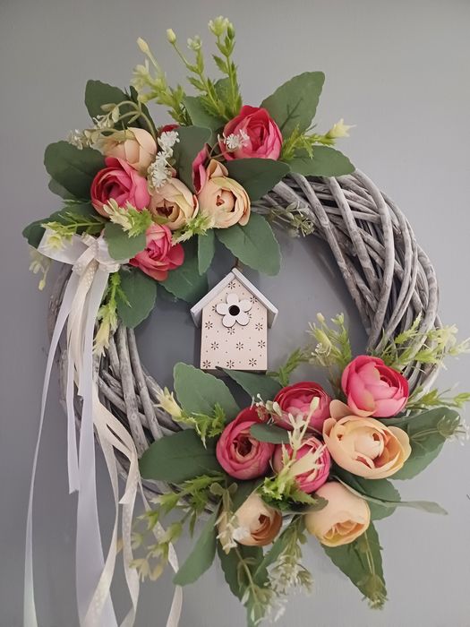 Wianek drzwi z domkiem