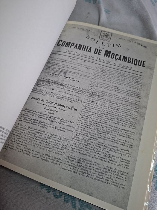 Livro álbum história da imprensa em Moçambique