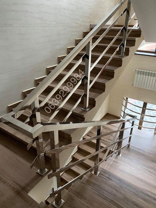 Перила на сходи та балкони з нержавійки,скла та дерева!!!