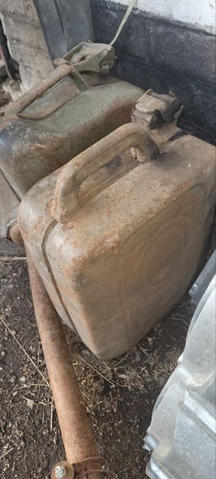 Канистры 10ти литровые