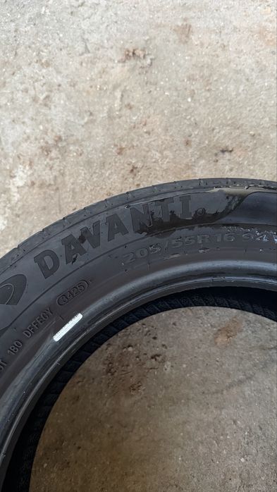 Vendo pneu com piso