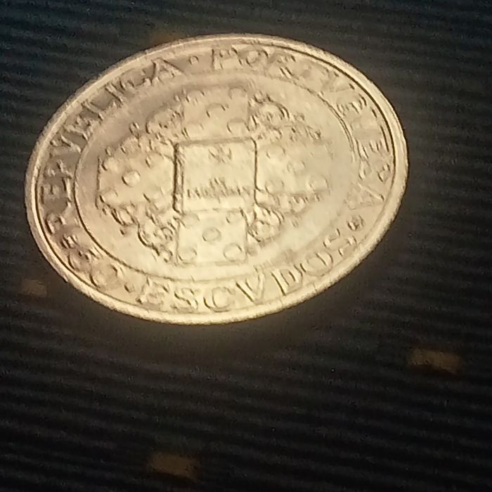 moeda 50.00 escudos prata os lusiedas