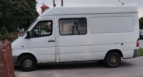 Przeprowadzki,opróżnianie piwnic, transport busem