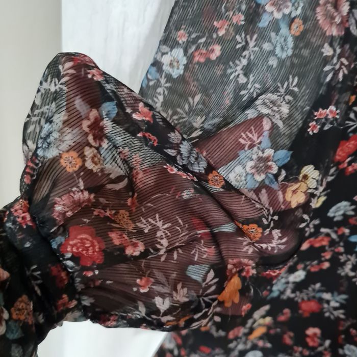 Vestido floral Mango