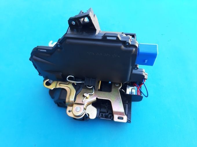 Fecho de porta electrico Vw Polo 9N 2001-2009  NOVO