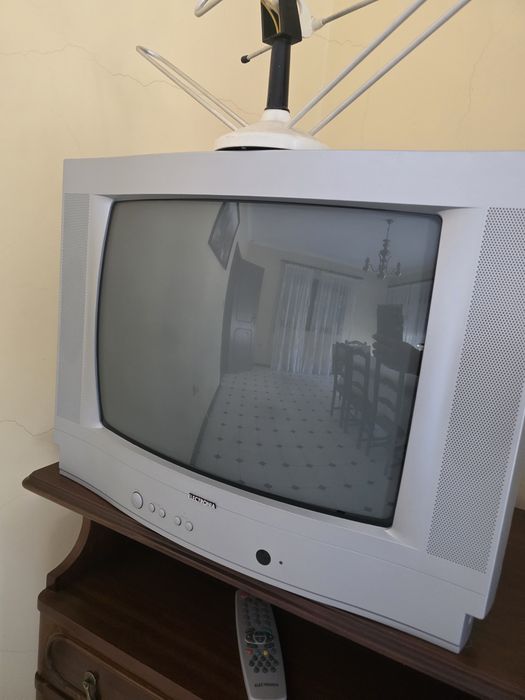 TV com comando - Electronia