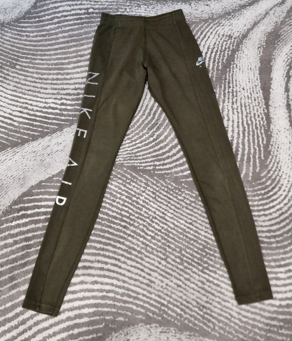Legginsy bawełniane z nadrukiem khaki ," Nike"