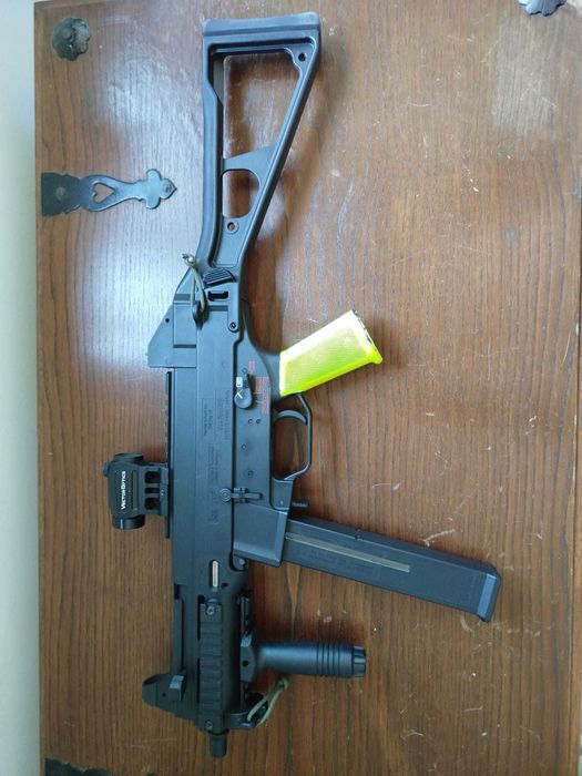 VFC UMP45 GBBR c/ 5 mags
