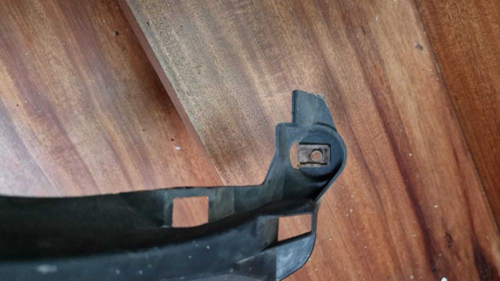 Suporte farol Direito BMW Serie-3 (E90/E91)