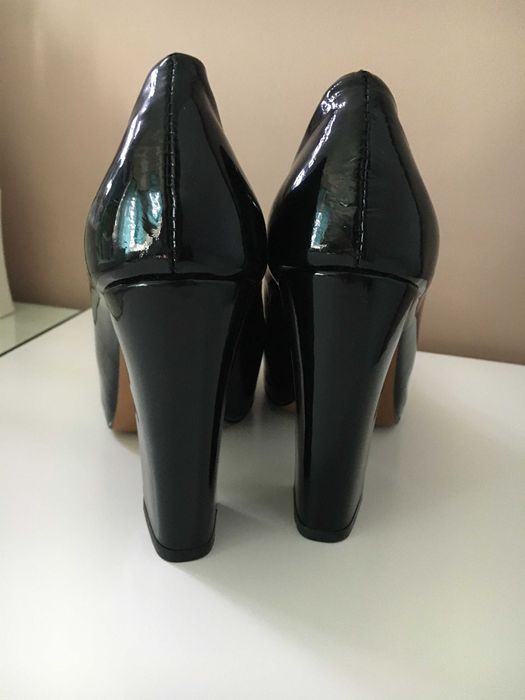 Buty damskie pantofle eleganckie lakierki włoskie rozm.37