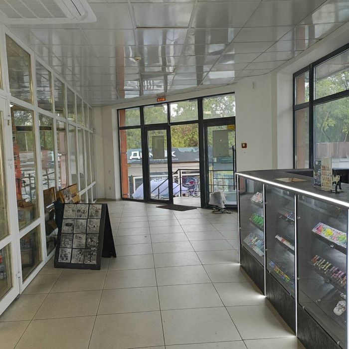 Аренда места под островок для торговли.