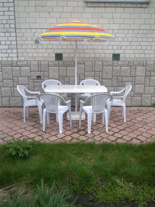 Комплект пластик Holiday стол стулья дом дача пластиковый c Германии