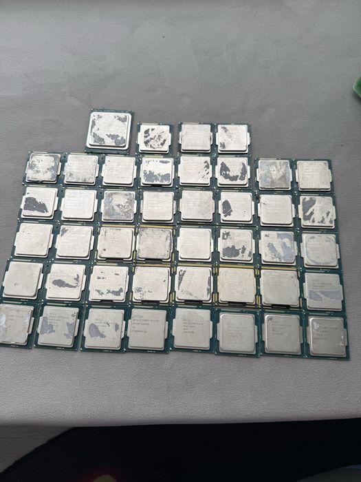 Лот процесорів Intel (i3 / i5 / i7 / Xeon, 2–6 покоління)