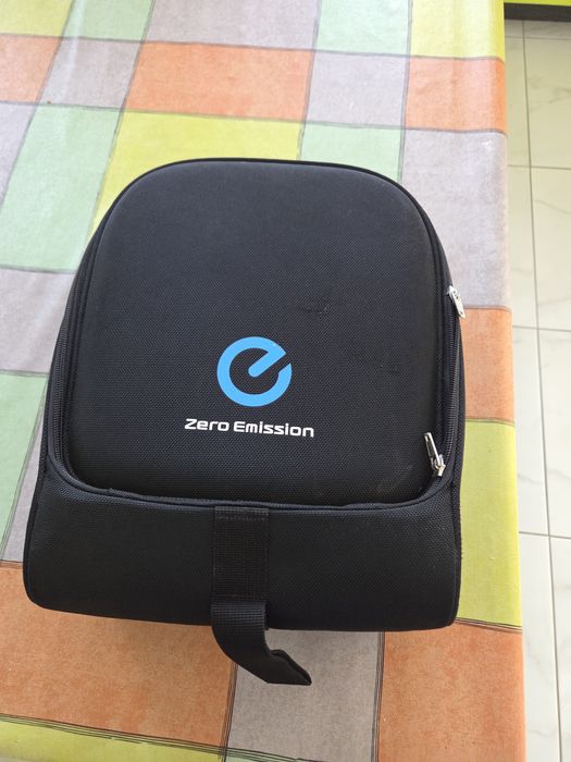 Продам сумку для зарядки Leaf