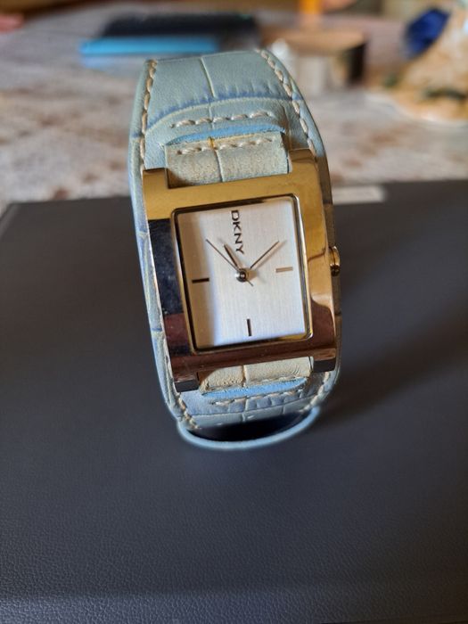 Relógio DKNY novo de ourivesaria que encerrou