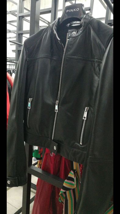 Casaco Pinko, novo, metade pele, metade tecido técnico