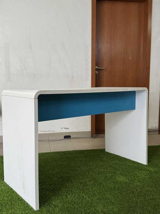 Secretária de escritorio/quarto