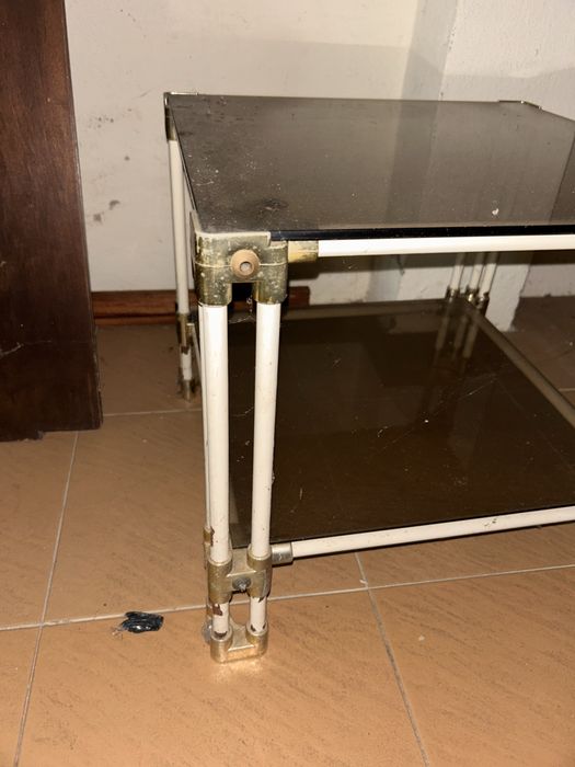 Mesa ds sala com tampo de video