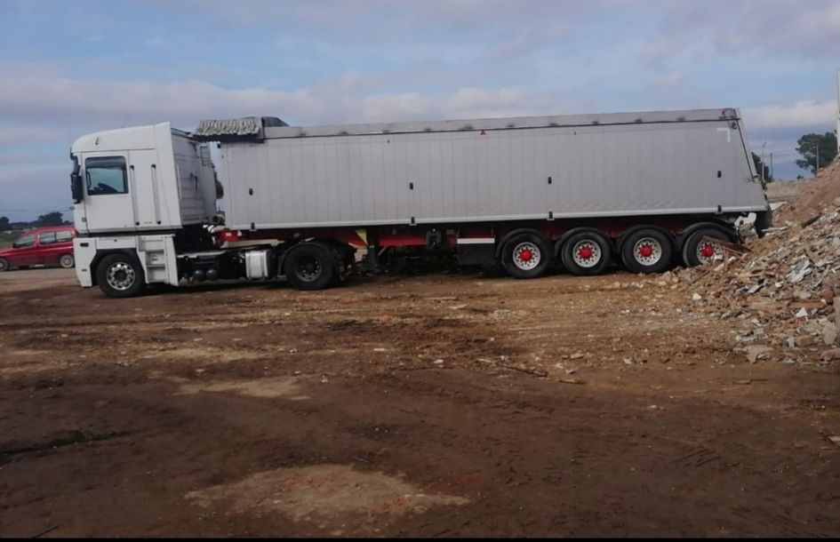 CAMIÕES BASCULA e CONTENTORES em Setúbal, Almada, Évora e Grândola