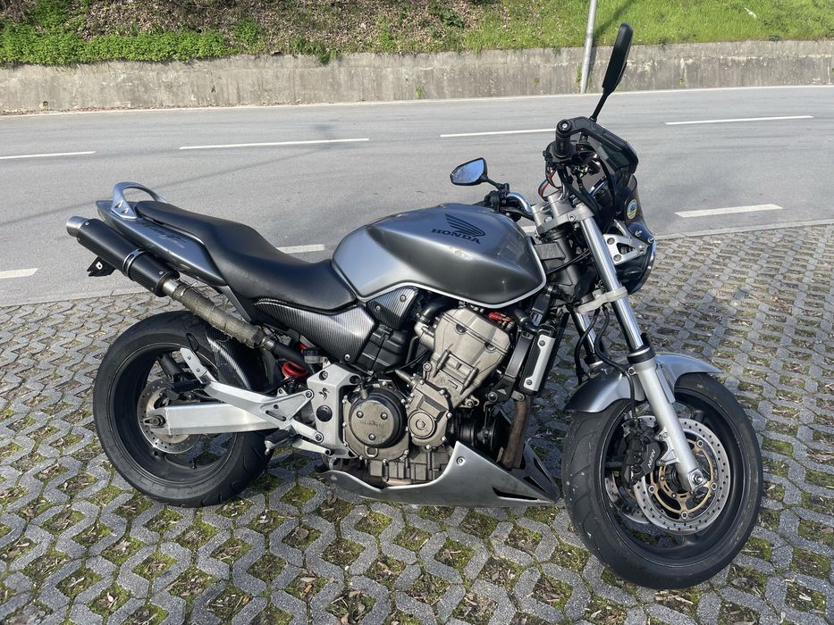 Honda Hornet 900 com varios extras