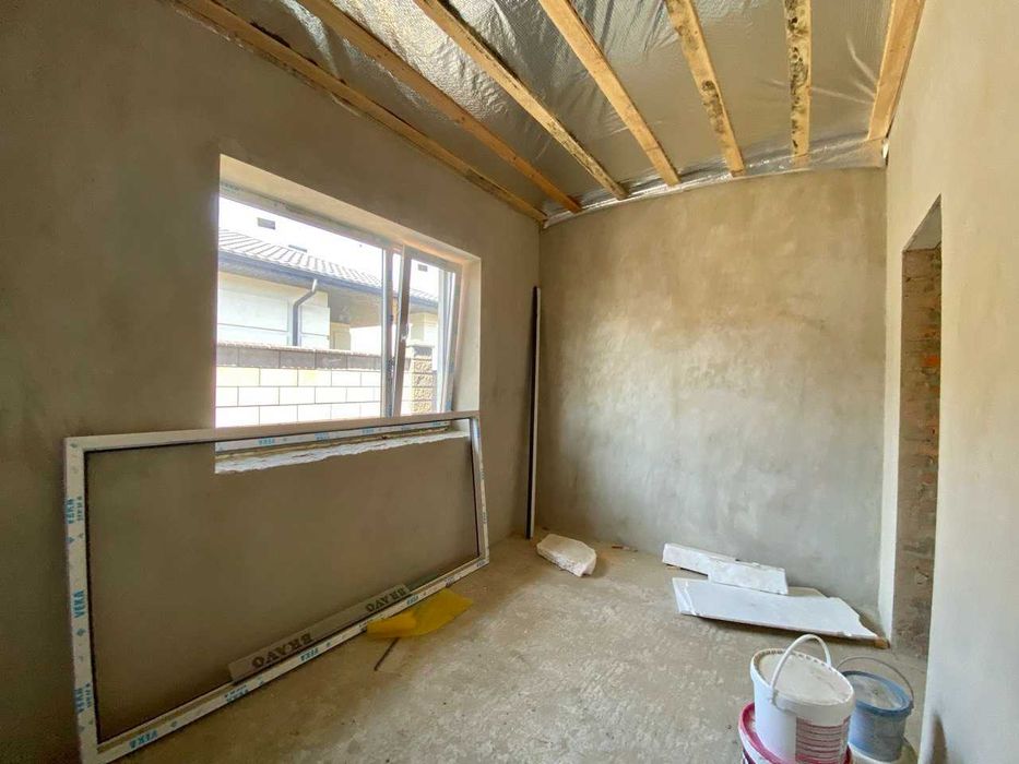 Будинок в престижному районі з гаражем Бармаки