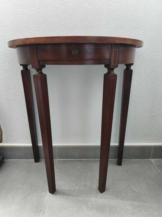 Mesa de Encostar "Meia-Lua" Estilo D. Maria – Vintage/Antiguidade 2 Disp.