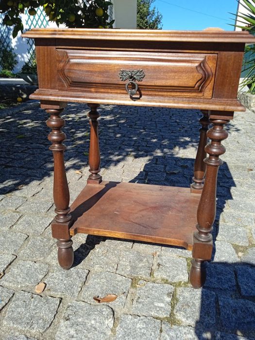 Side table/headboard64552920674433122