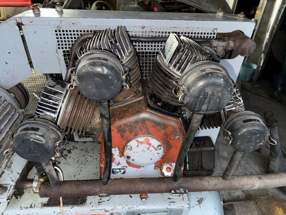 Bardzo wydajny kompresor boge sk45 1830l / min   300l zbiornik