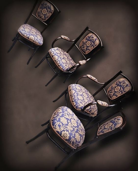 Комплект з двох стільців та двох крісел Венських після реставрації !