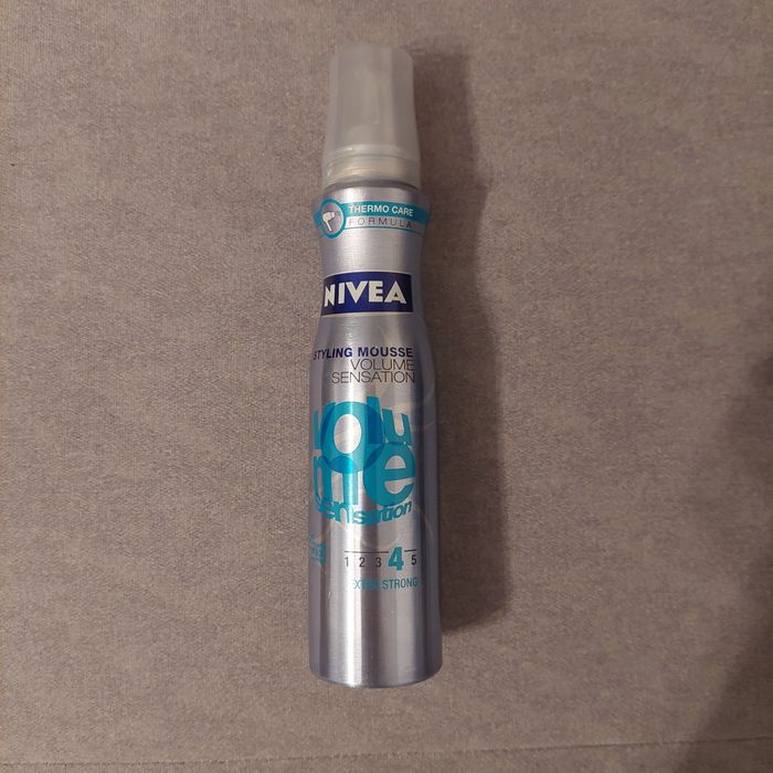 Nivea Volume pianka do włosów objętość