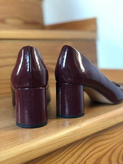 Czółenka lakierowane ZARA, okrągły obcas, rozmiar 38