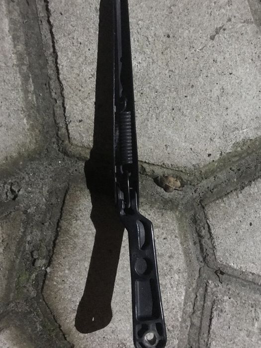 Продам щіткотримач лівий(Октавія тур)