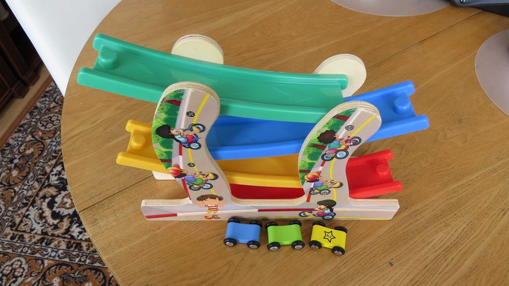 Zjeżdżalnia samochodowa, drewniana.