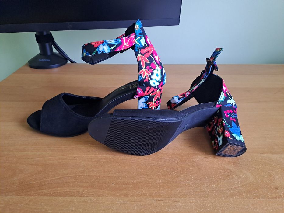 NOWE buty/sandaly na obcasie