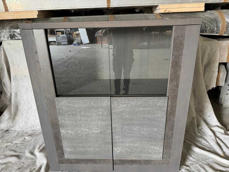 Aparador para sala de estar em cinza