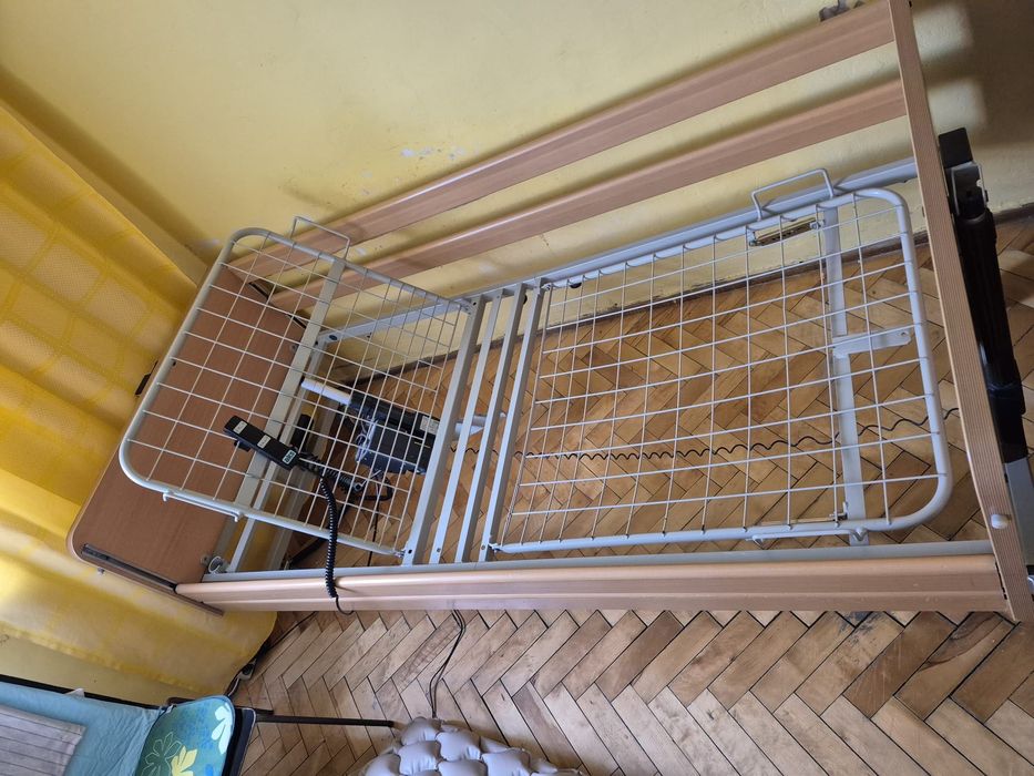 Łóżko rehabilitacyjne z materacem
