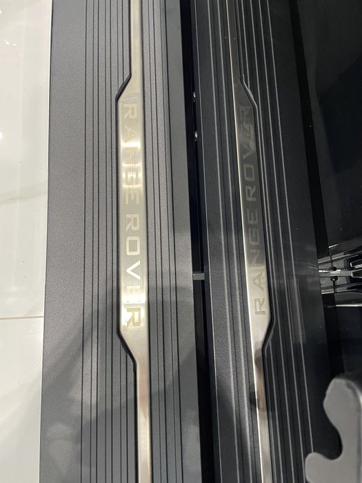 Подножки выездные Range Rover Vogue 2018+ год
